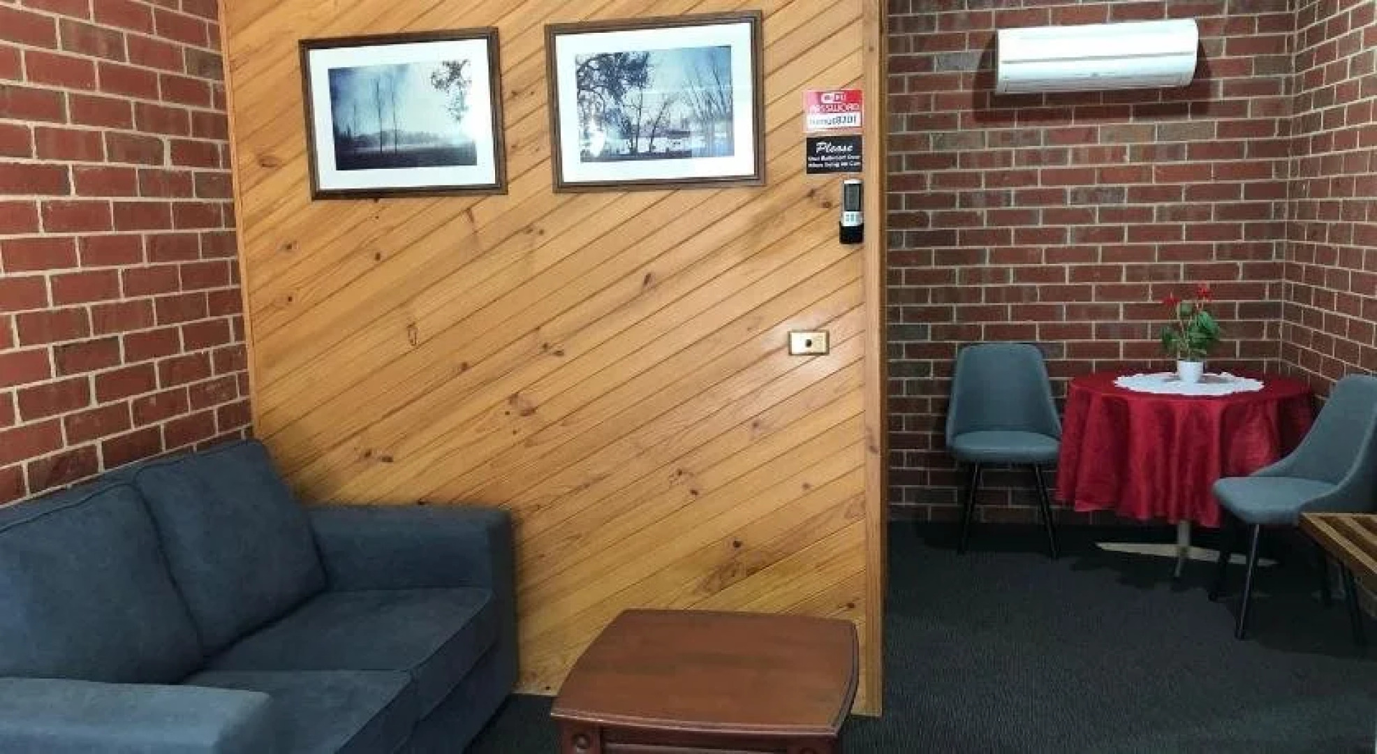 The Elms Motor Inn