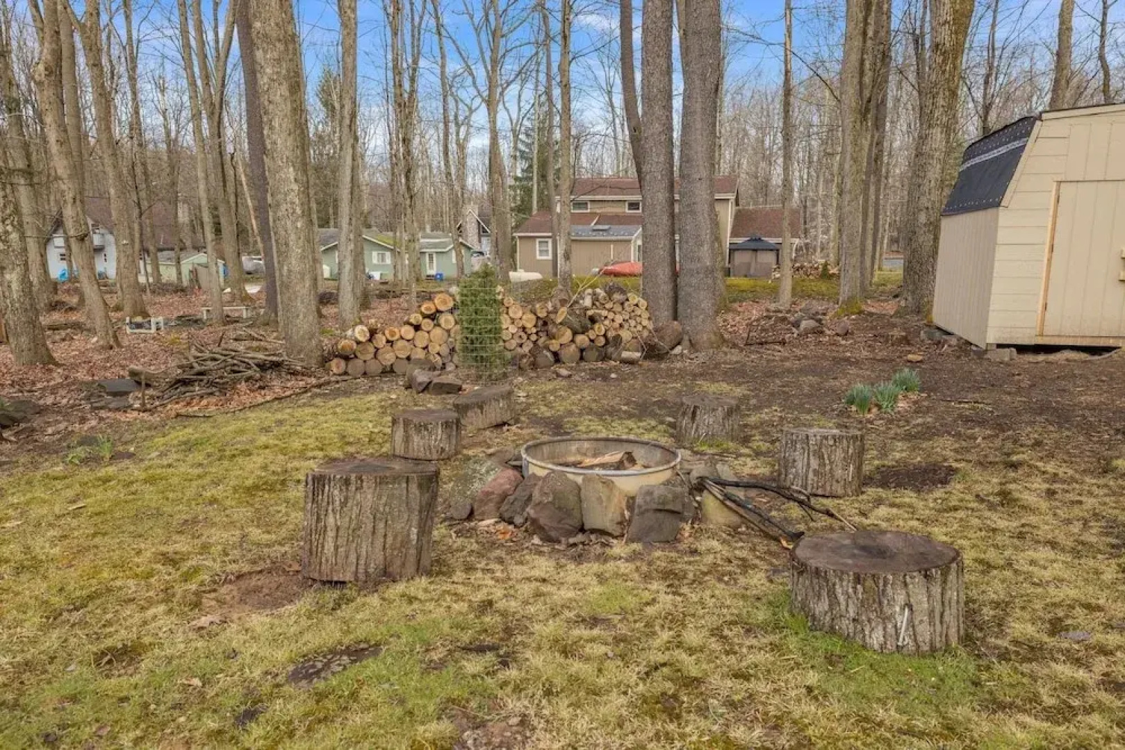 Pet Friendly Mountain Home W/ Fishing Access: 10 Mi To Ski! Pet Friendly! 3 Bedroom Home by Redawning