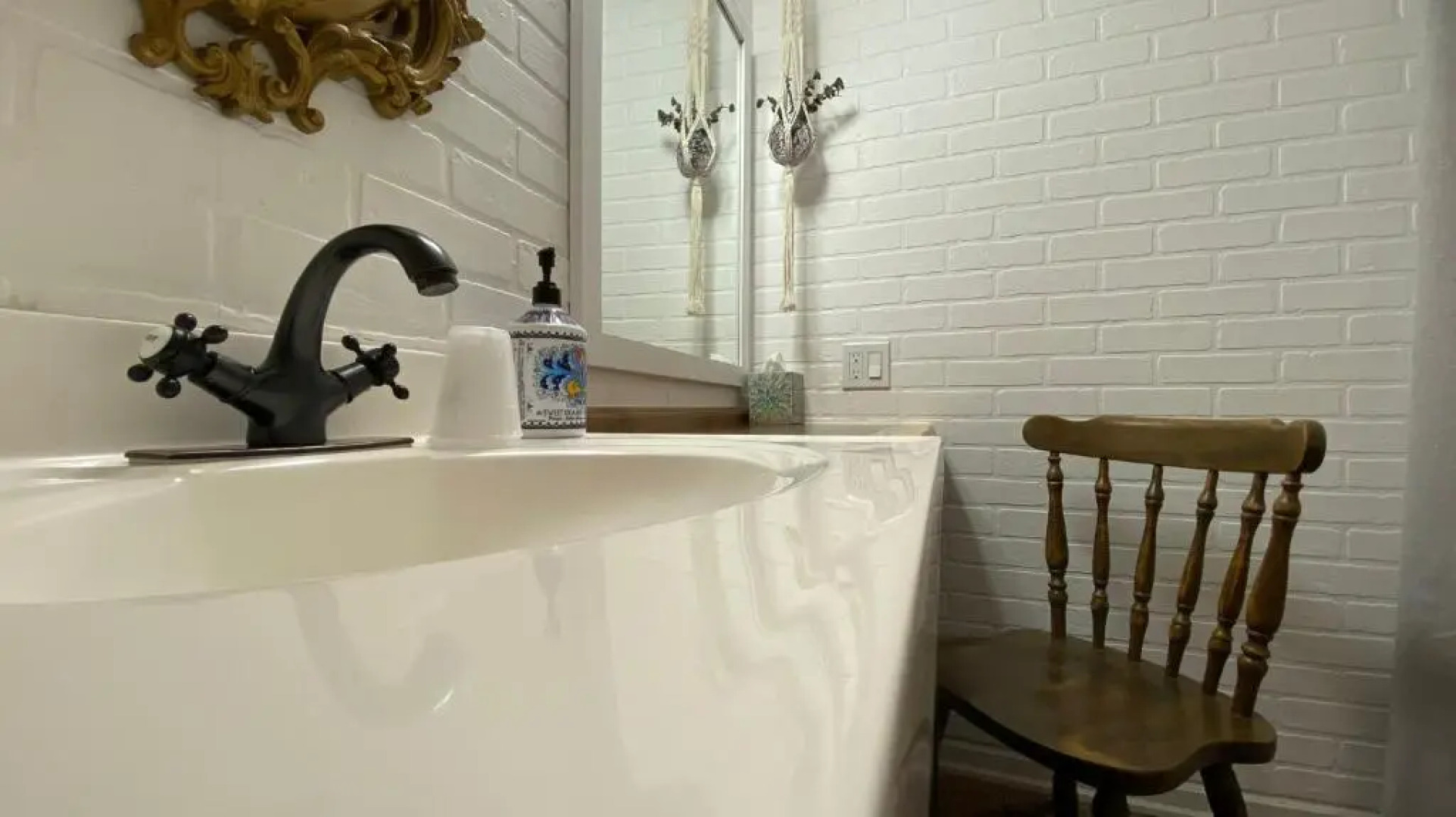 The Aztec Motel & Creative Space