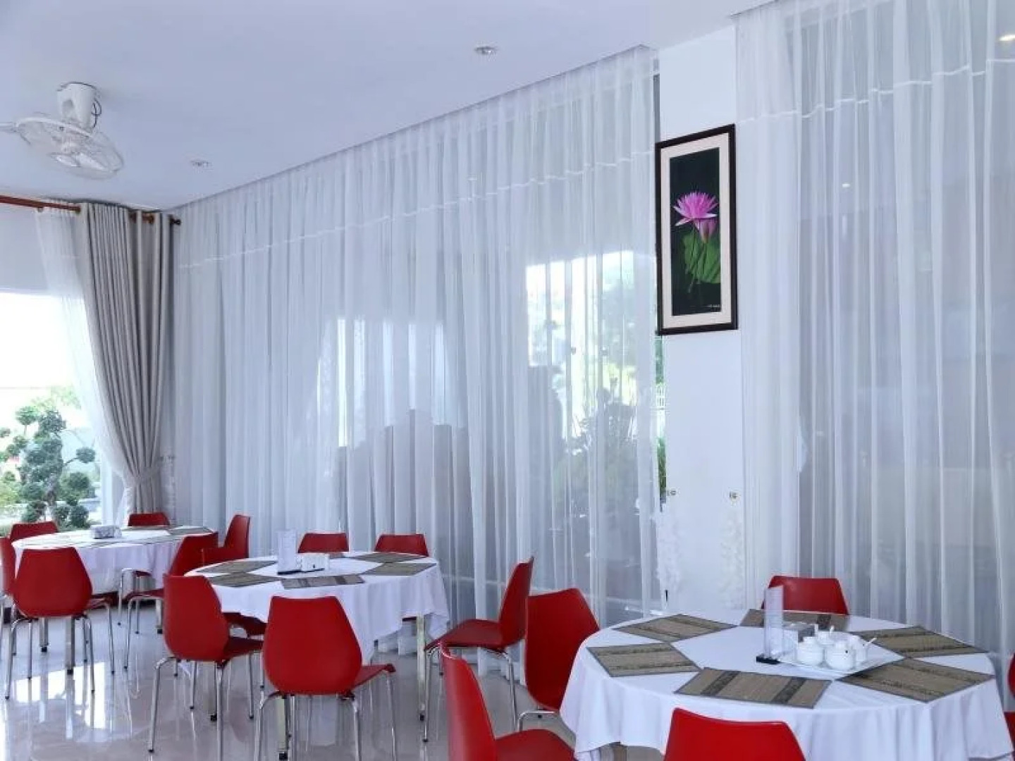 Mekong Dolphin Hotel