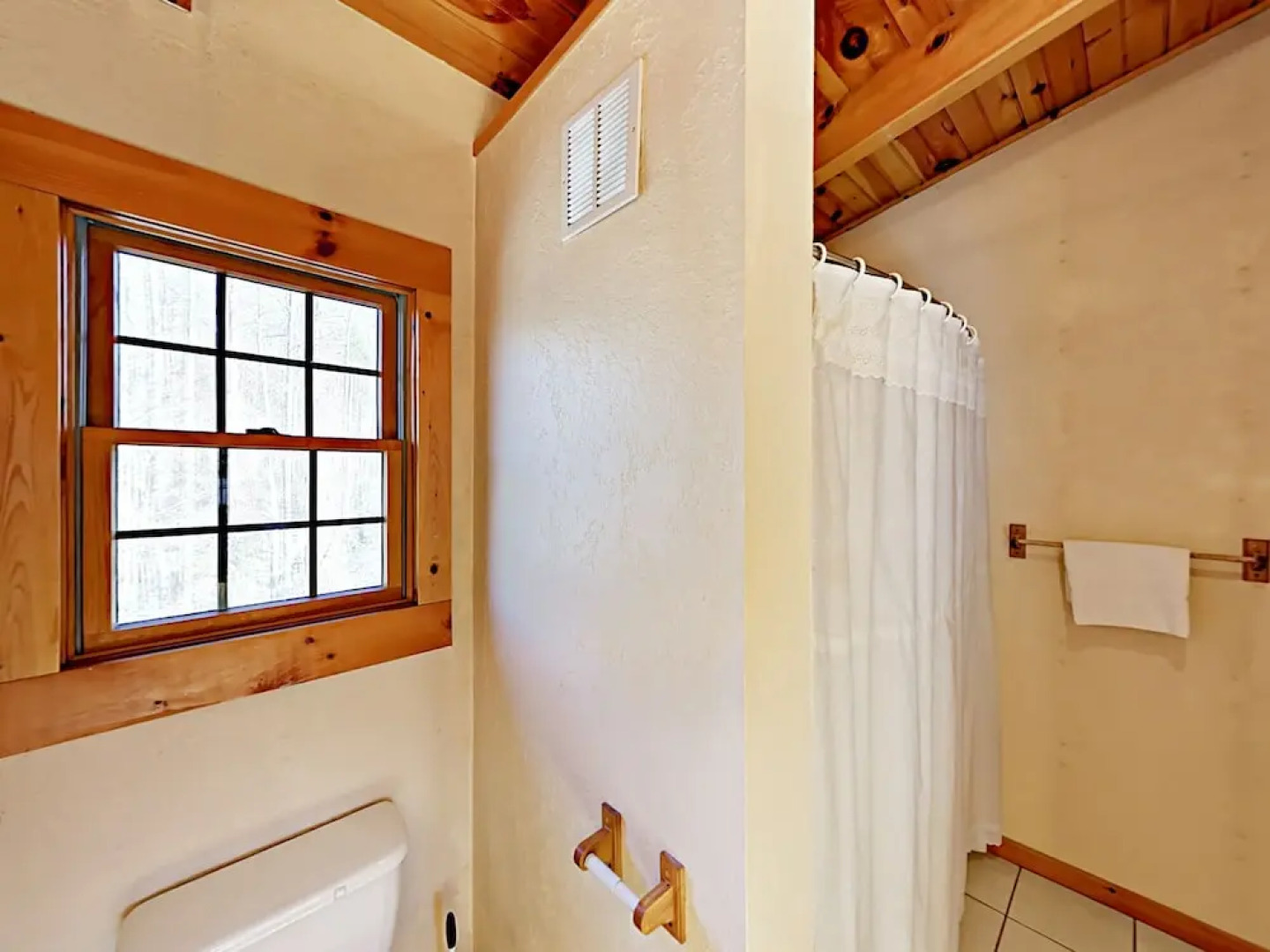 137 Panhandle Rd Cabin 3 Bedrooms 3 Bathrooms Cabin