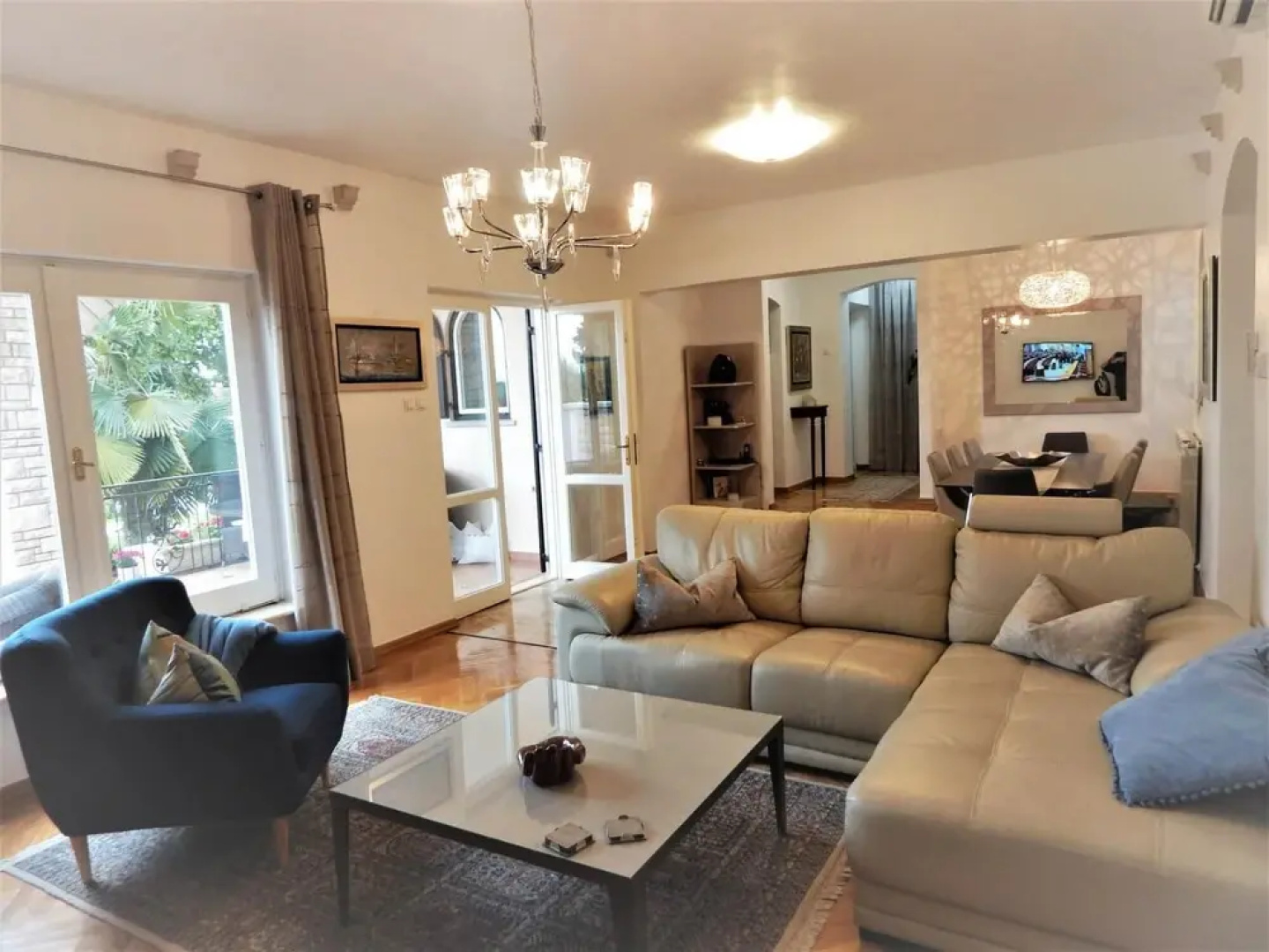 Villa Umag in Umag With 5 Bedrooms and 5 Bathrooms