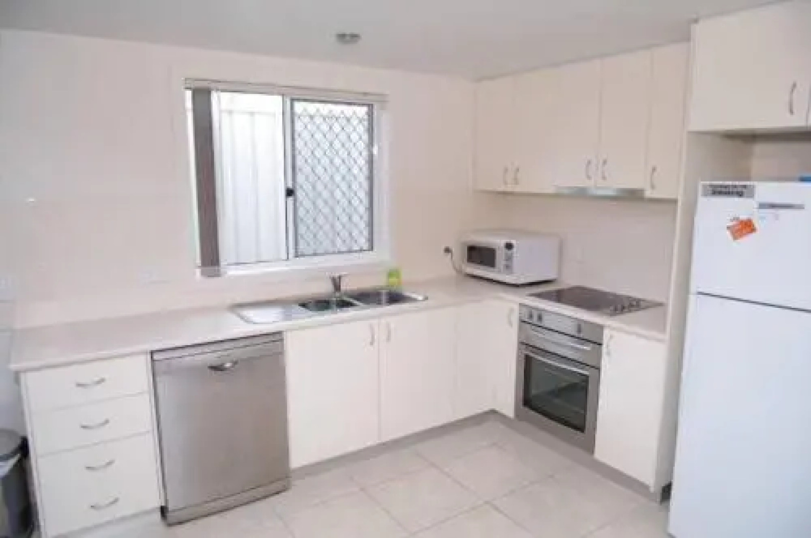 Adrift, 5B Scott Street