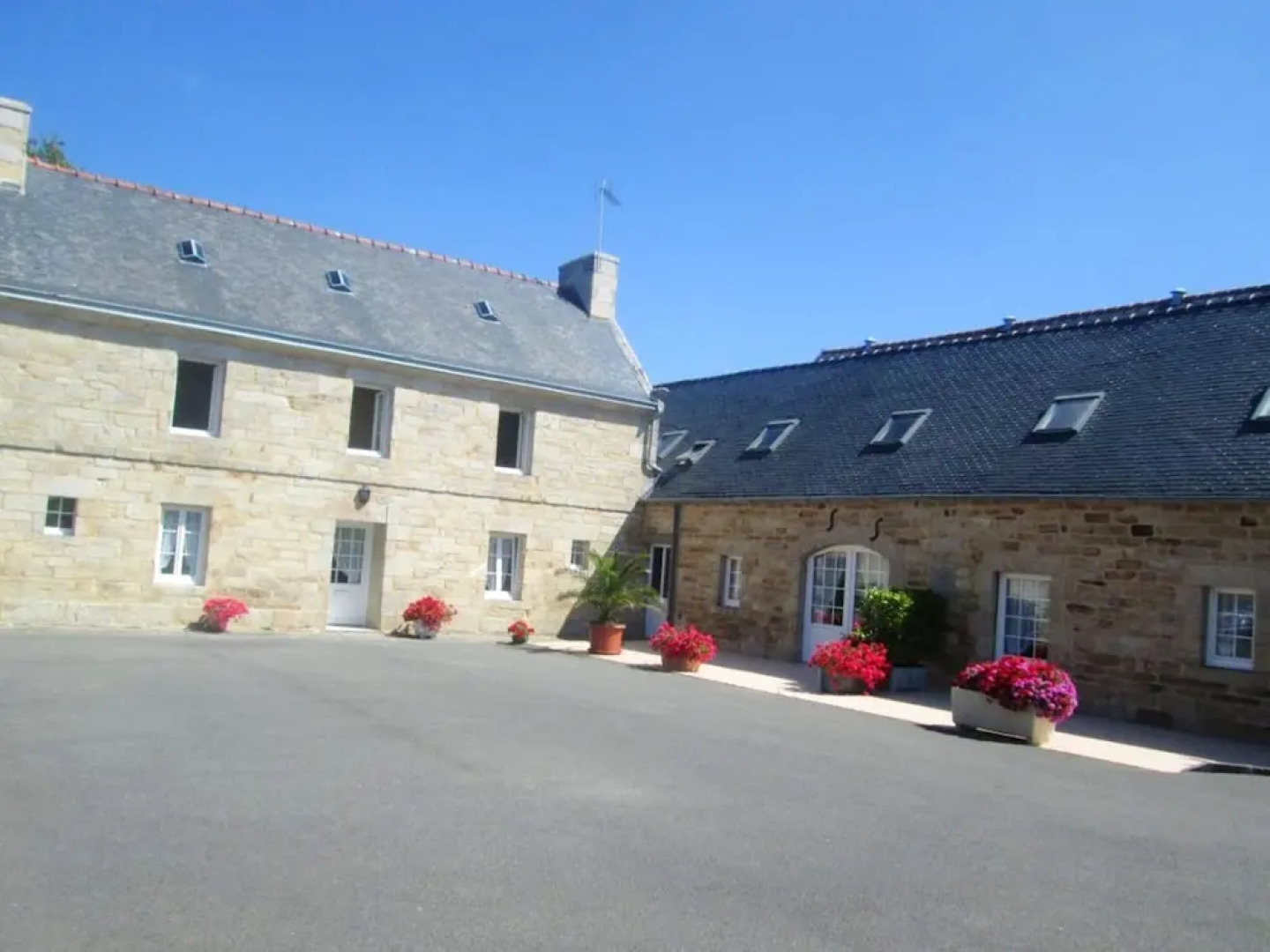 House With 2 Bedrooms in Pouldreuzic, With Furnished Garden and Wifi -