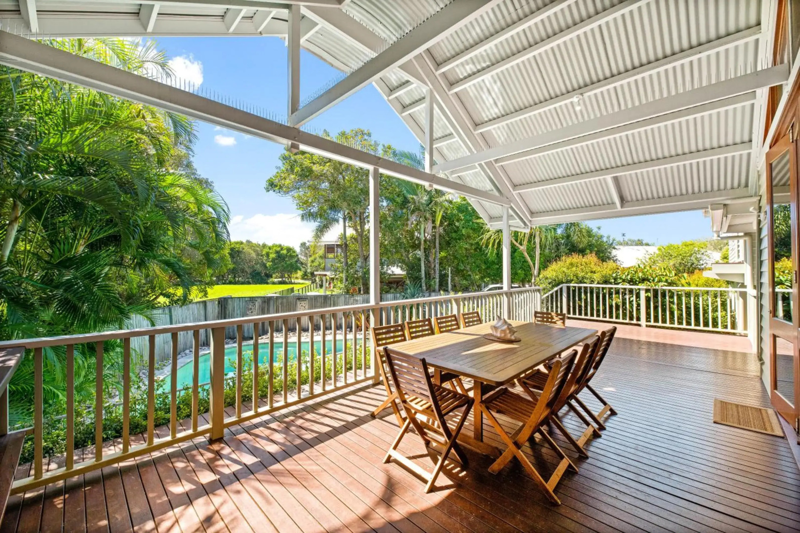 Serenity - Mudjimba - Pet Friendly Holiday Home