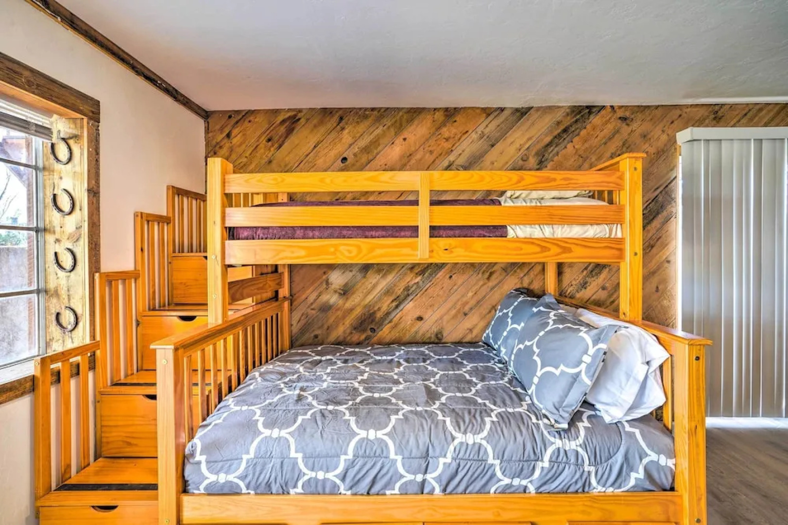 Pet-friendly Chino Valley Cabin w/ Game Room!