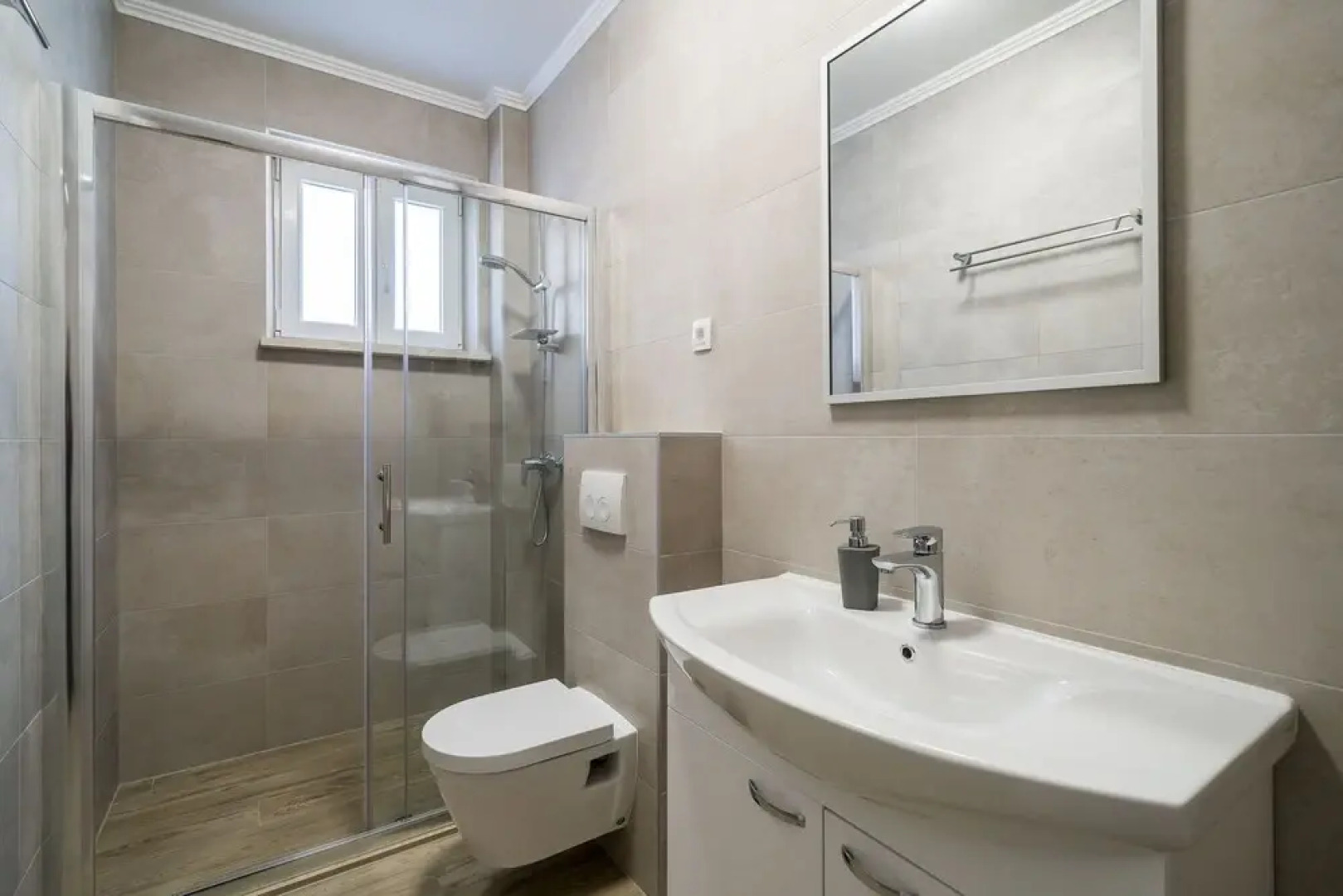 Residence & Pool Villa Schwarz Suites