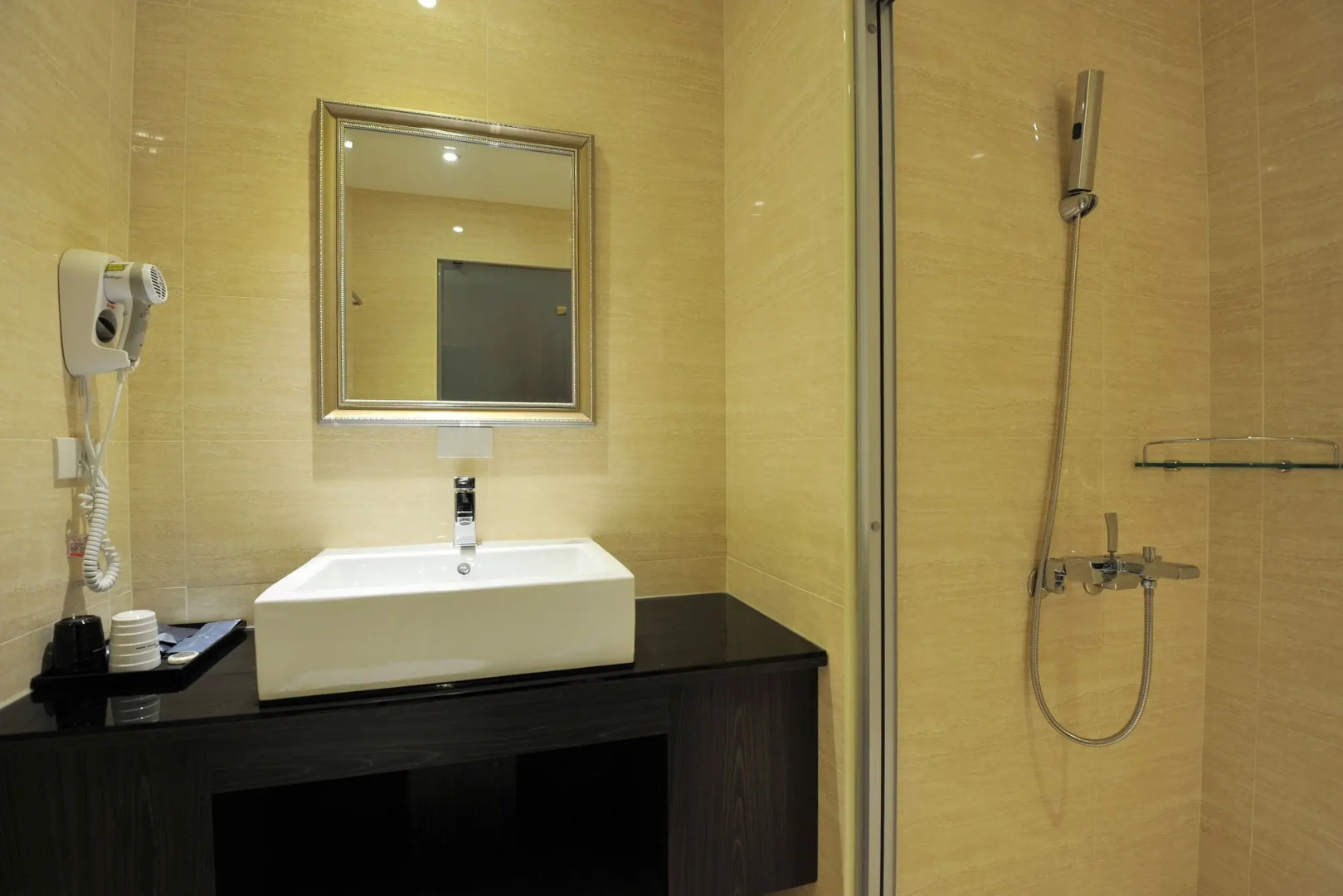 J Hotel