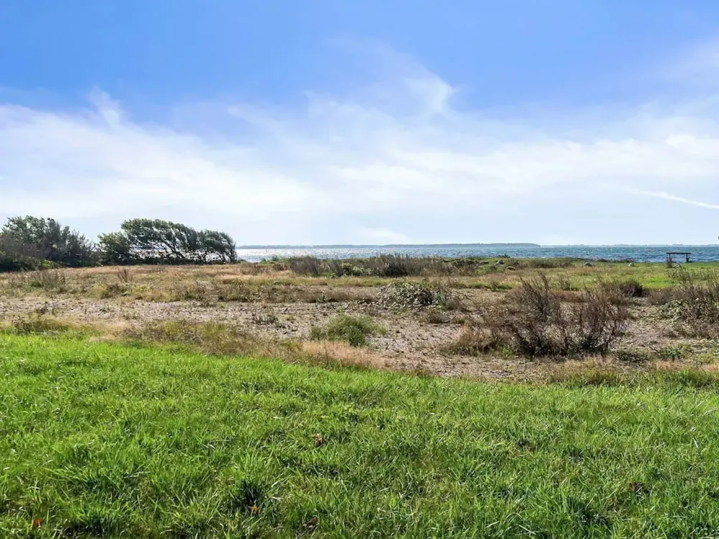 Cozy Summer House Near Ore Strand