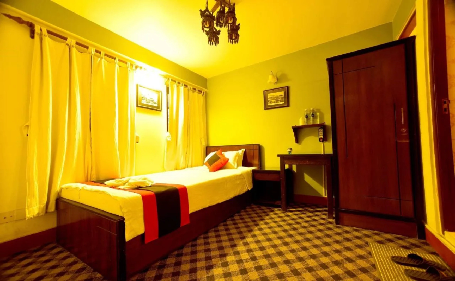 Vajra Guest House & Restaurant