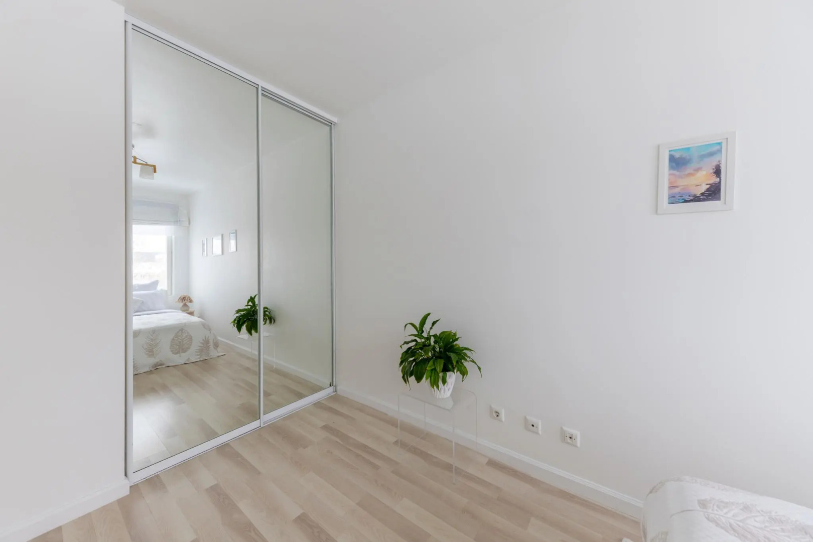 БелосНежность на набережной Обводного канала 108