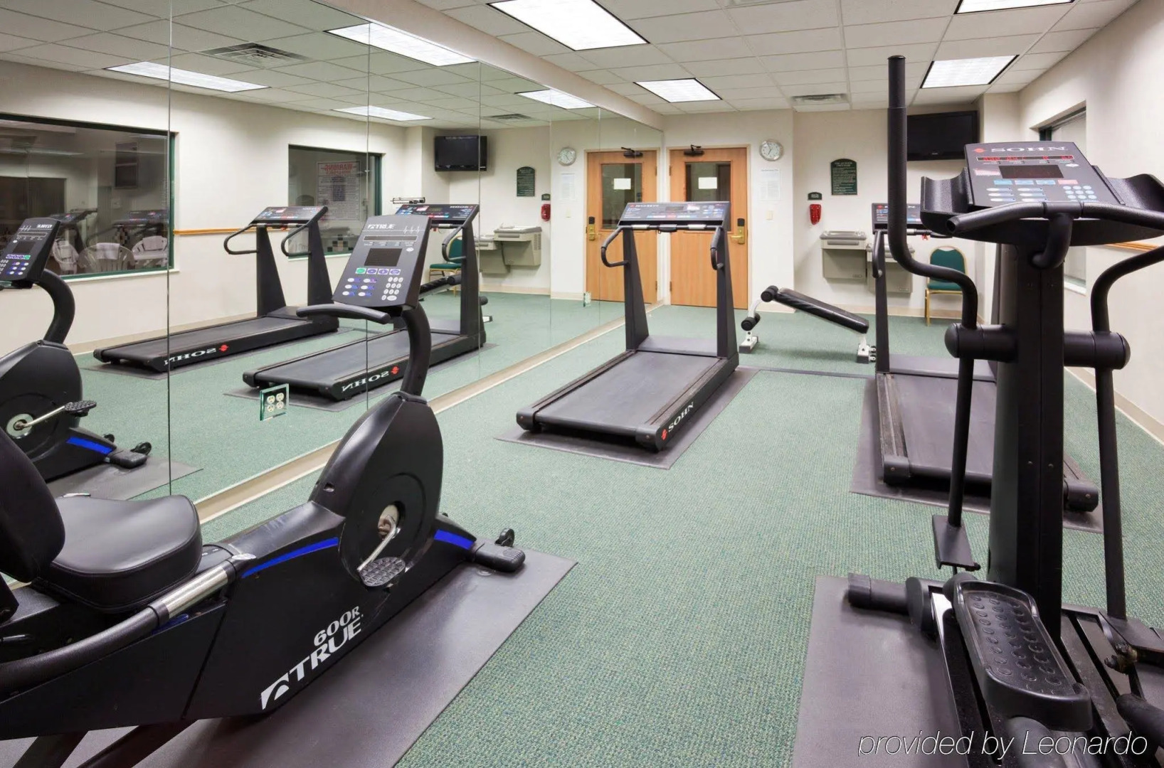 Holiday Inn Express & Suites New Berlin by IHG