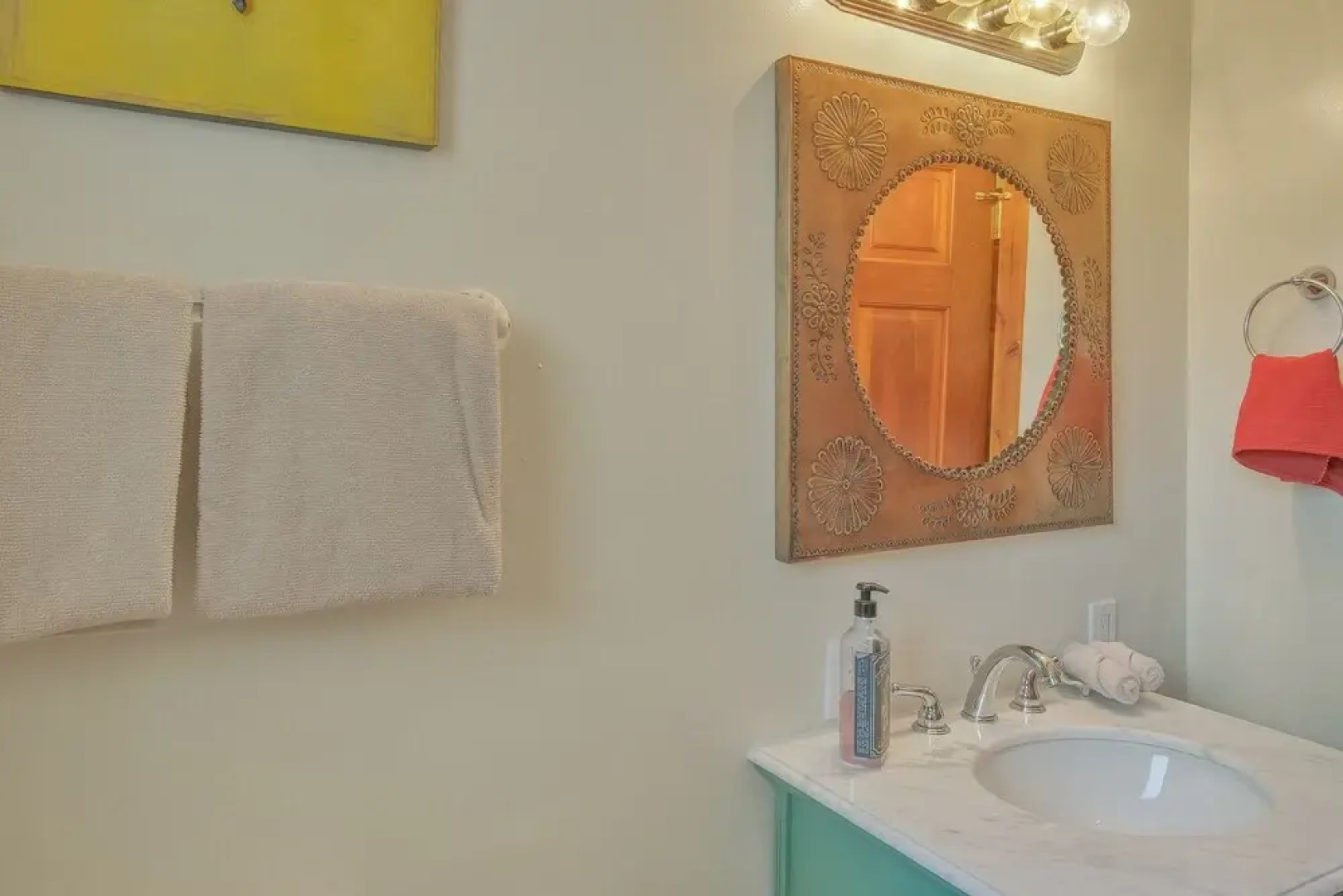 South Tahoe Rustic Home! Sleeps Over 10! 5 Bedroom Home by Redawning