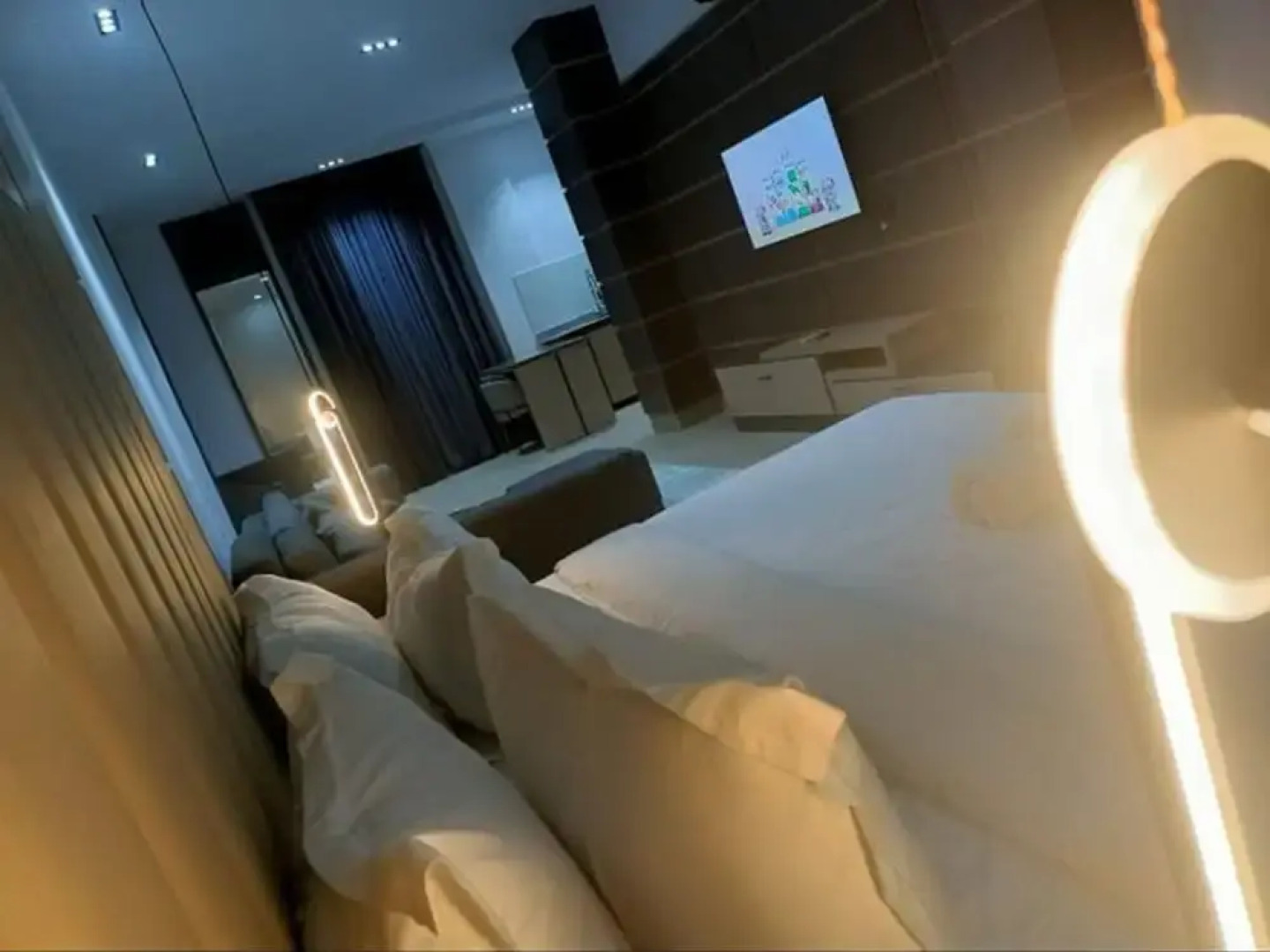 G Pinnacle Signature Hotel