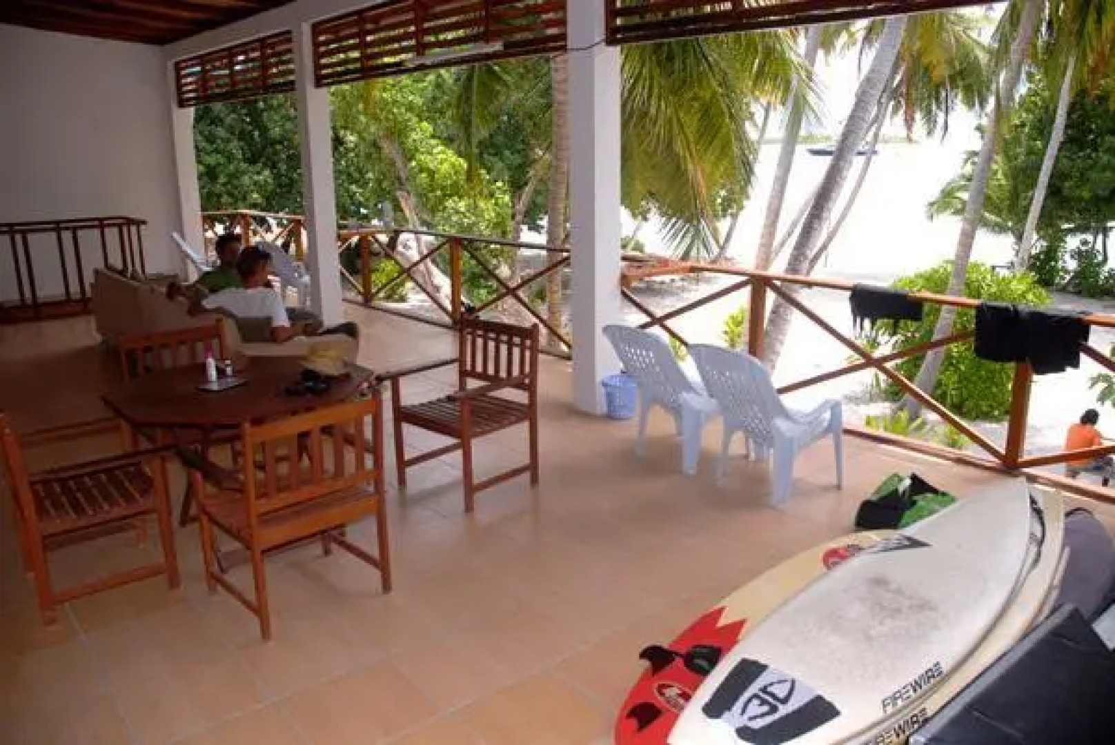 Thulusdhoo Surf Camp