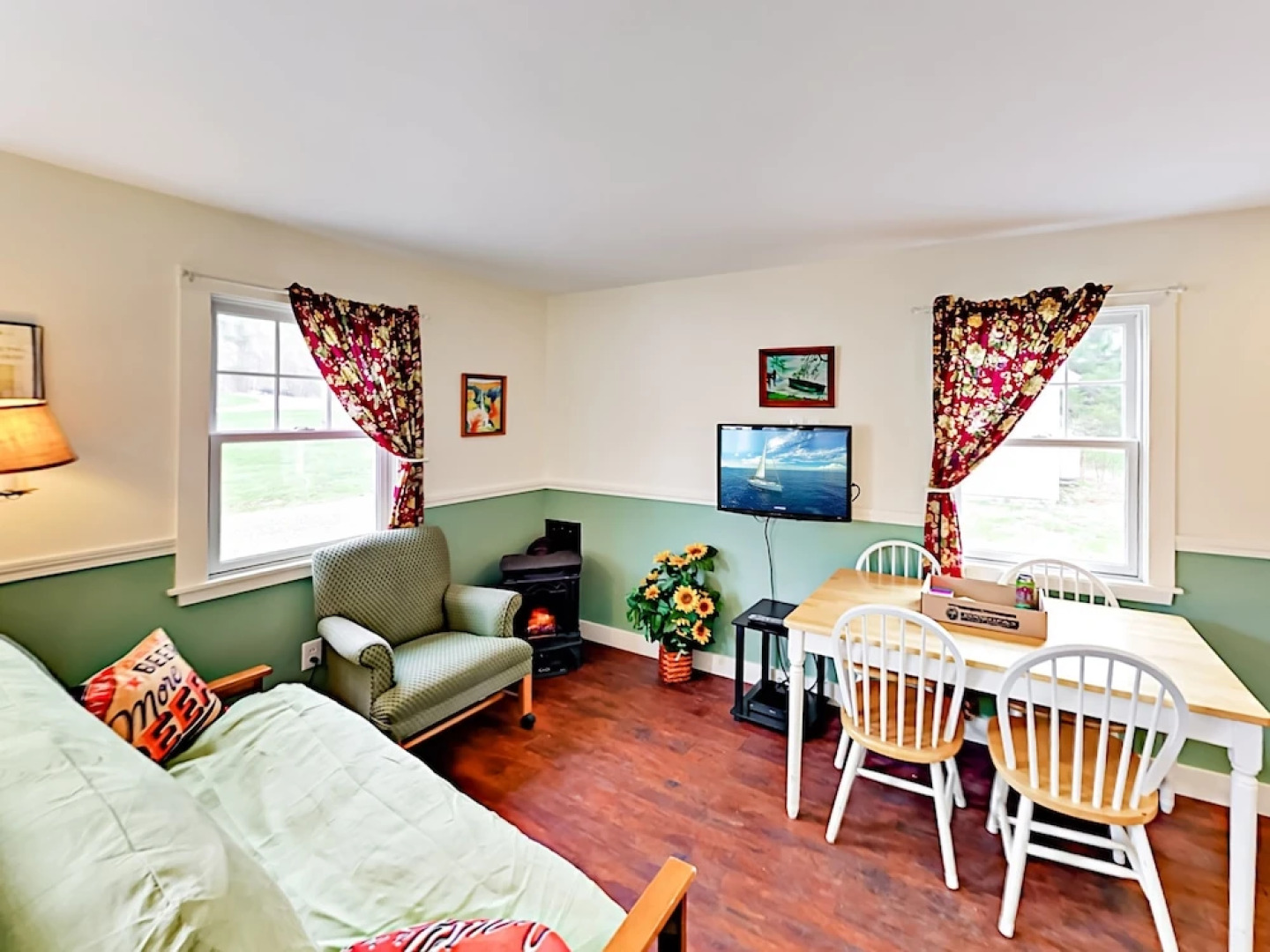 Boothbay Brewer's Cottage 2 Bedrooms 1 Bathroom Cottage