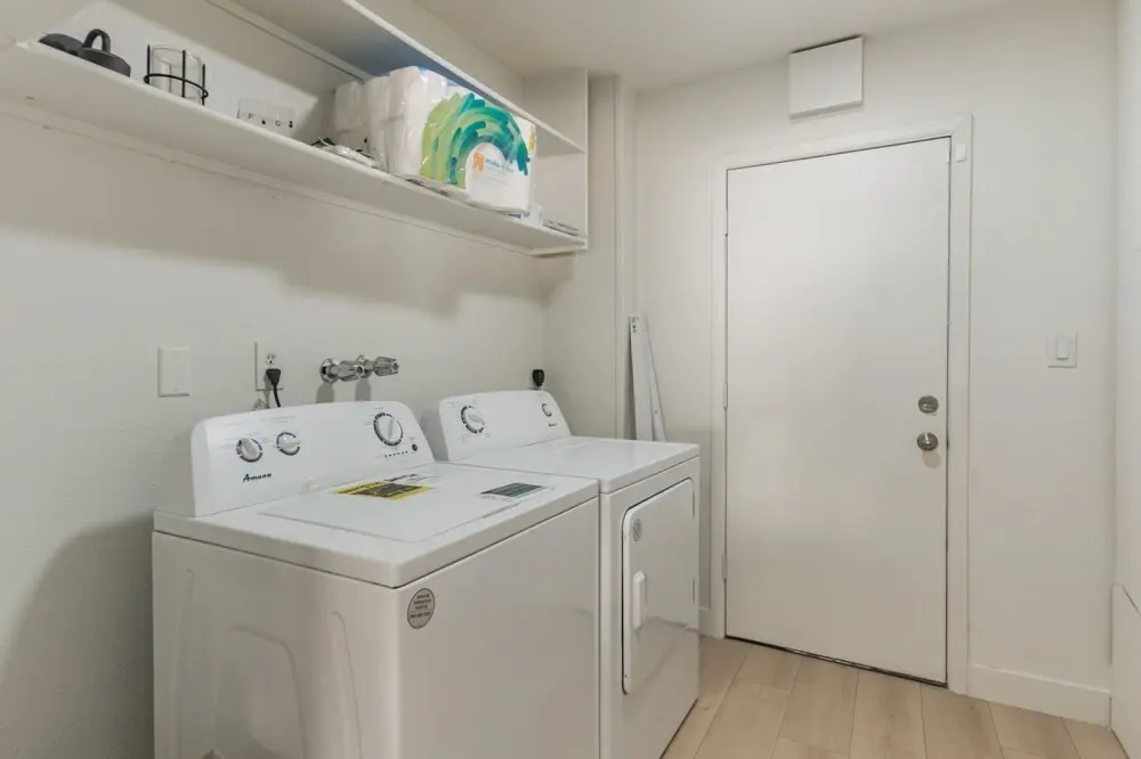 Fabulous Oasis On 59th 4 Bedroom Home by Redawning