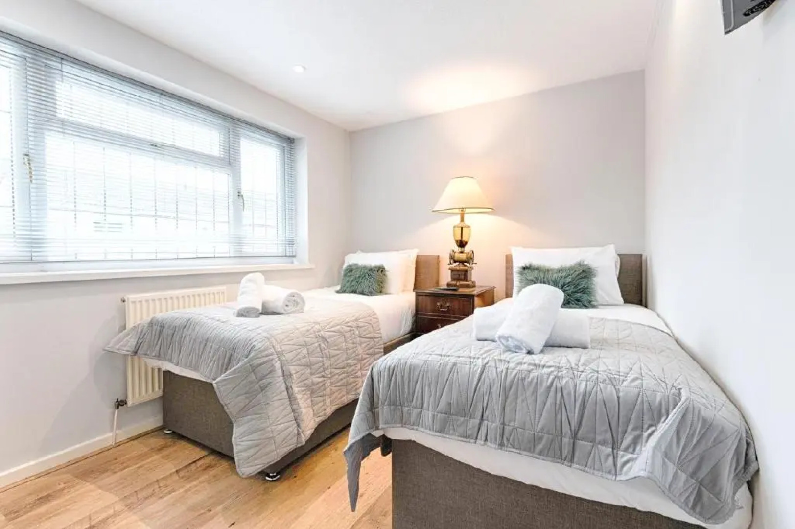 Cosy 2 bed - with relaxing garden!