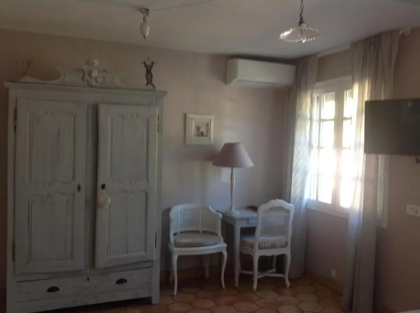 Villa miel et coquelicots