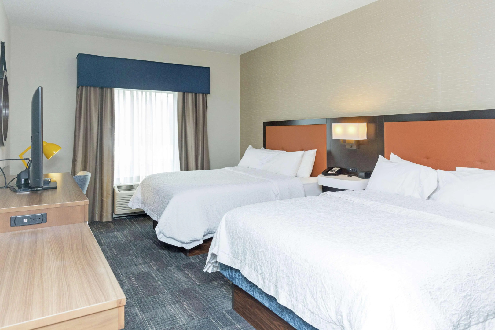 Hampton Inn & Suites Morgantown / University Town Centre