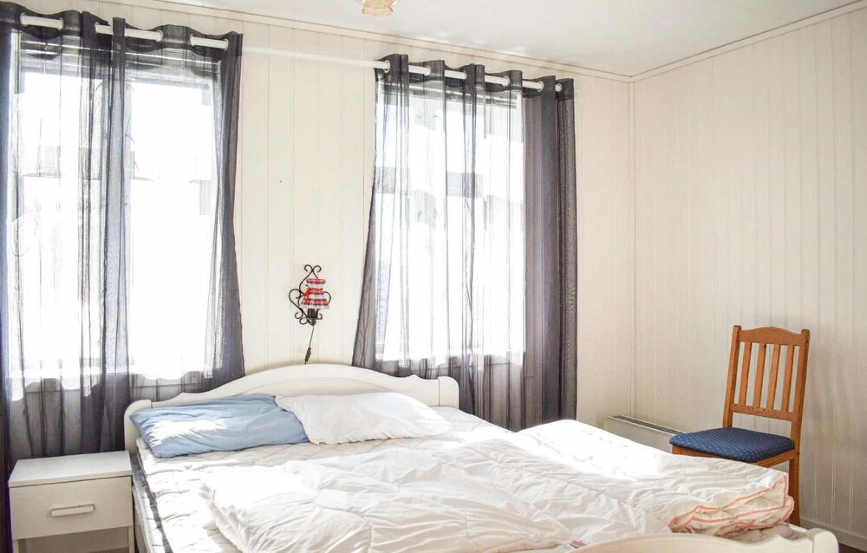 Nice Home in Brekke With Wifi and 5 Bedrooms