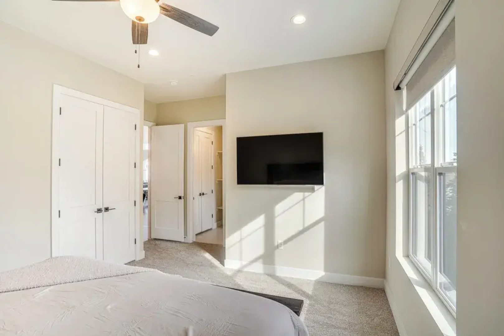 Spacious Utah Escape w/ Balcony & Mountain Views!