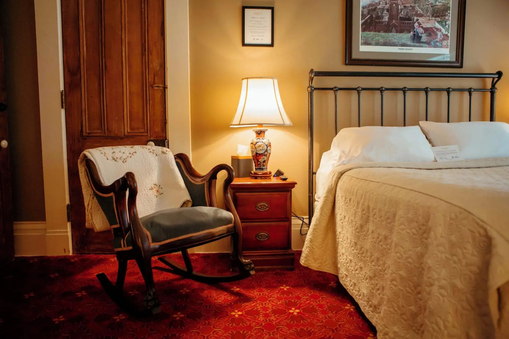 Anchuca Historic Mansion & Inn