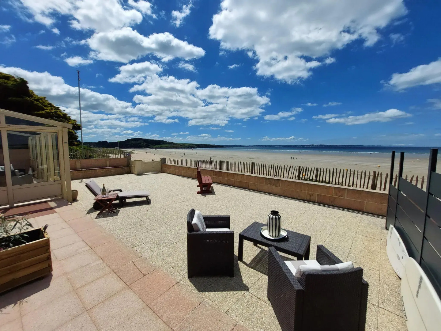 Apartment in top location, sea view, direct access to the beach, Plonévez-Porzay