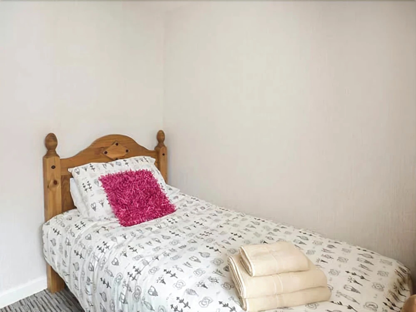 20 Glynllifon Street