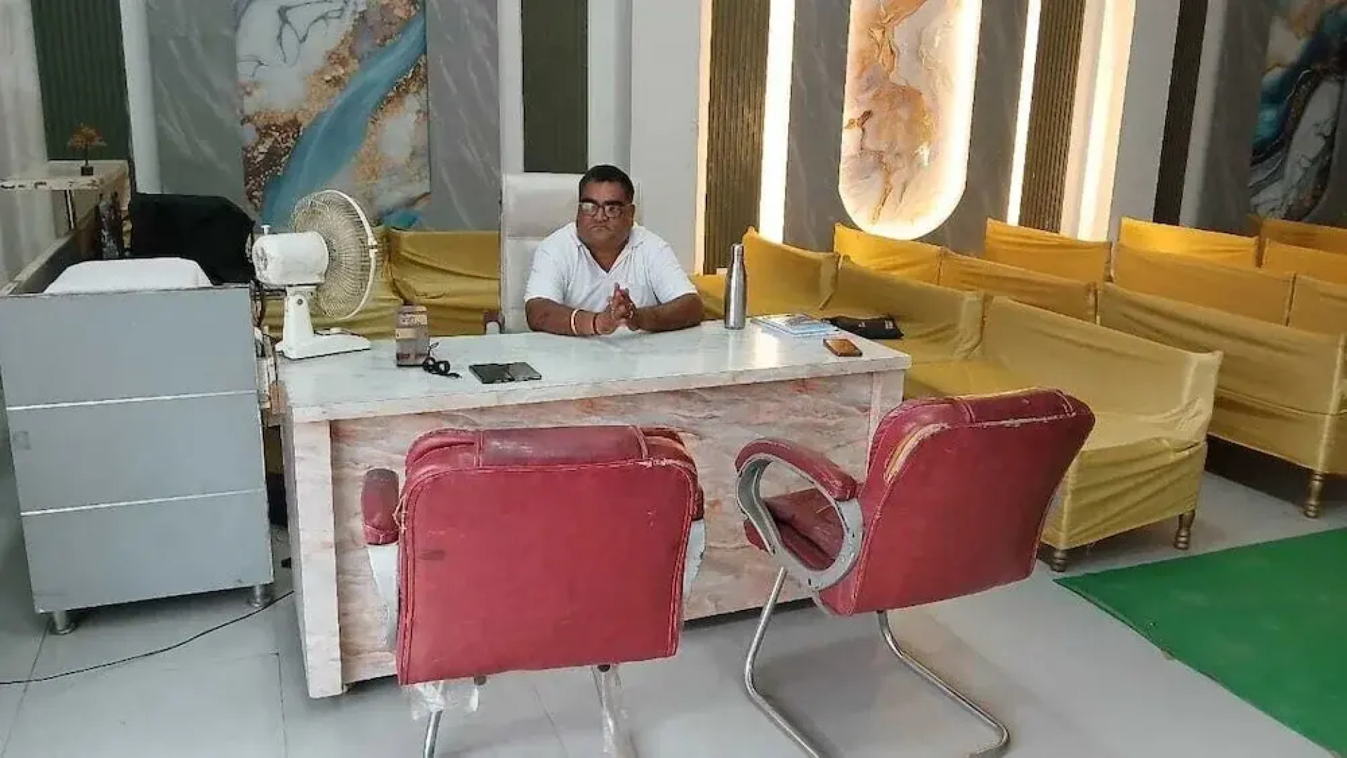 J.R Palace Hotel & Banquet