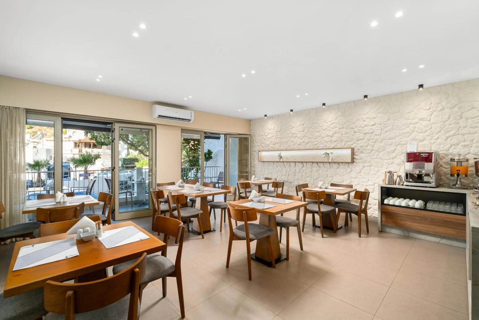 Glaros Hotel Apartment