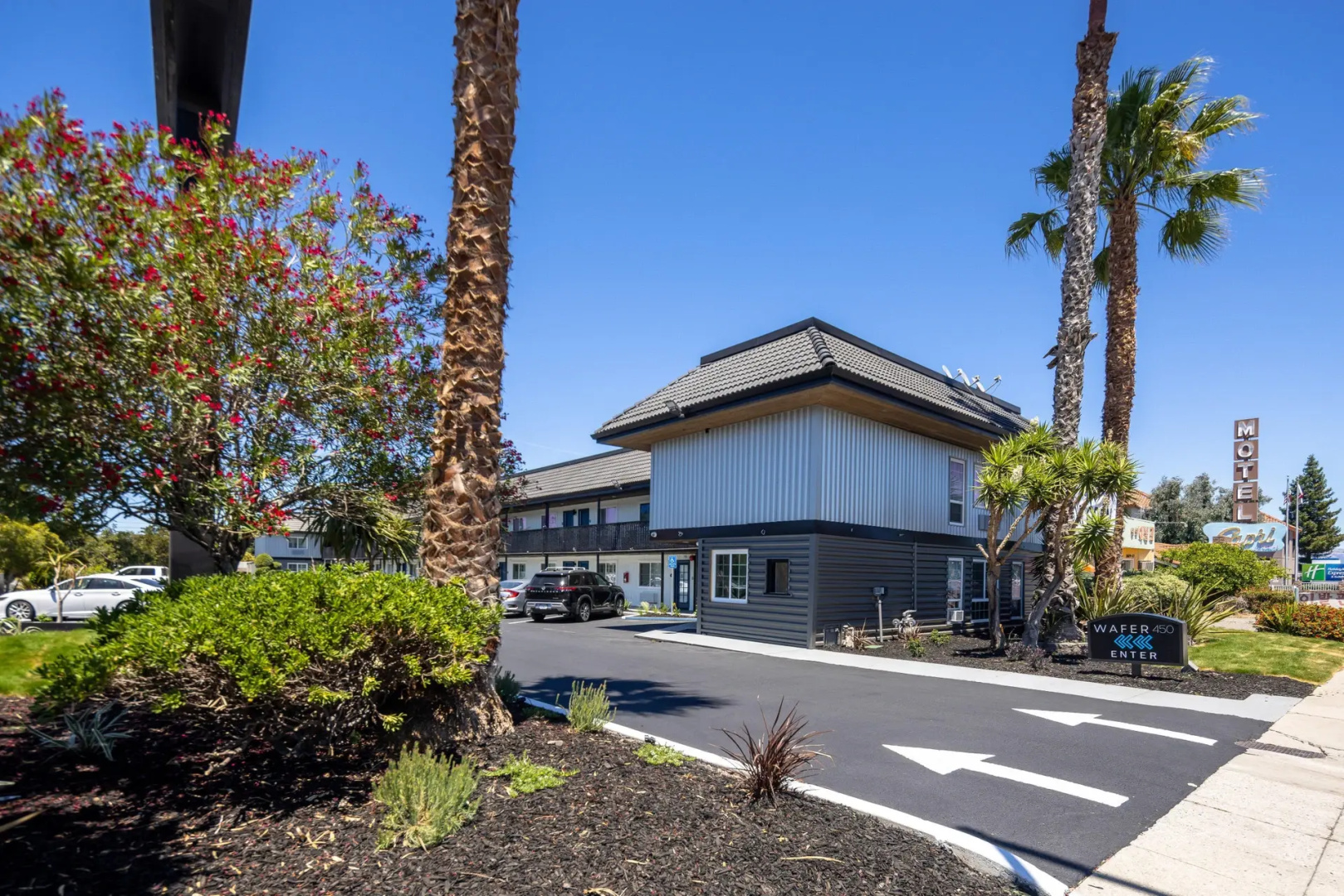 WAFER 450 Hotel
