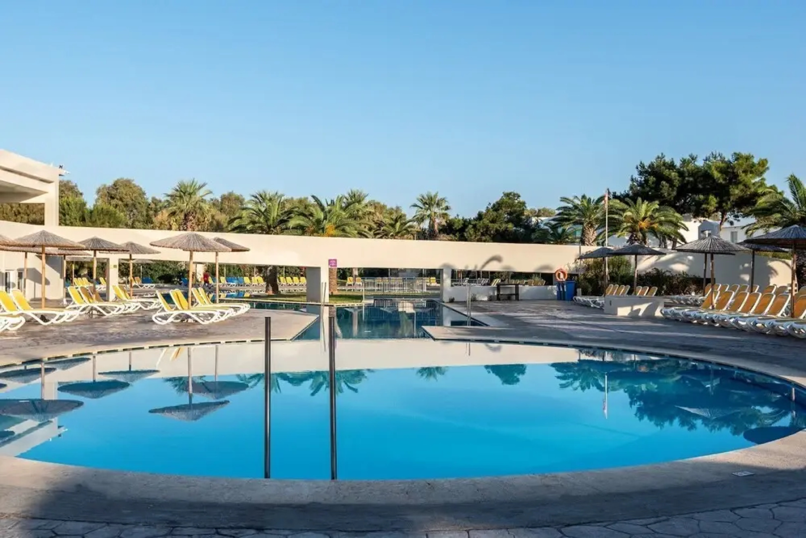 Akti Coast Club