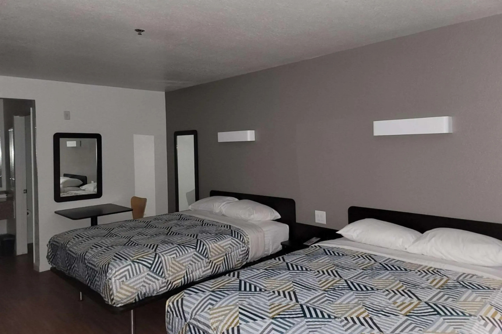 Rodeway Inn & Suites Thousand Palms - Rancho Mirage