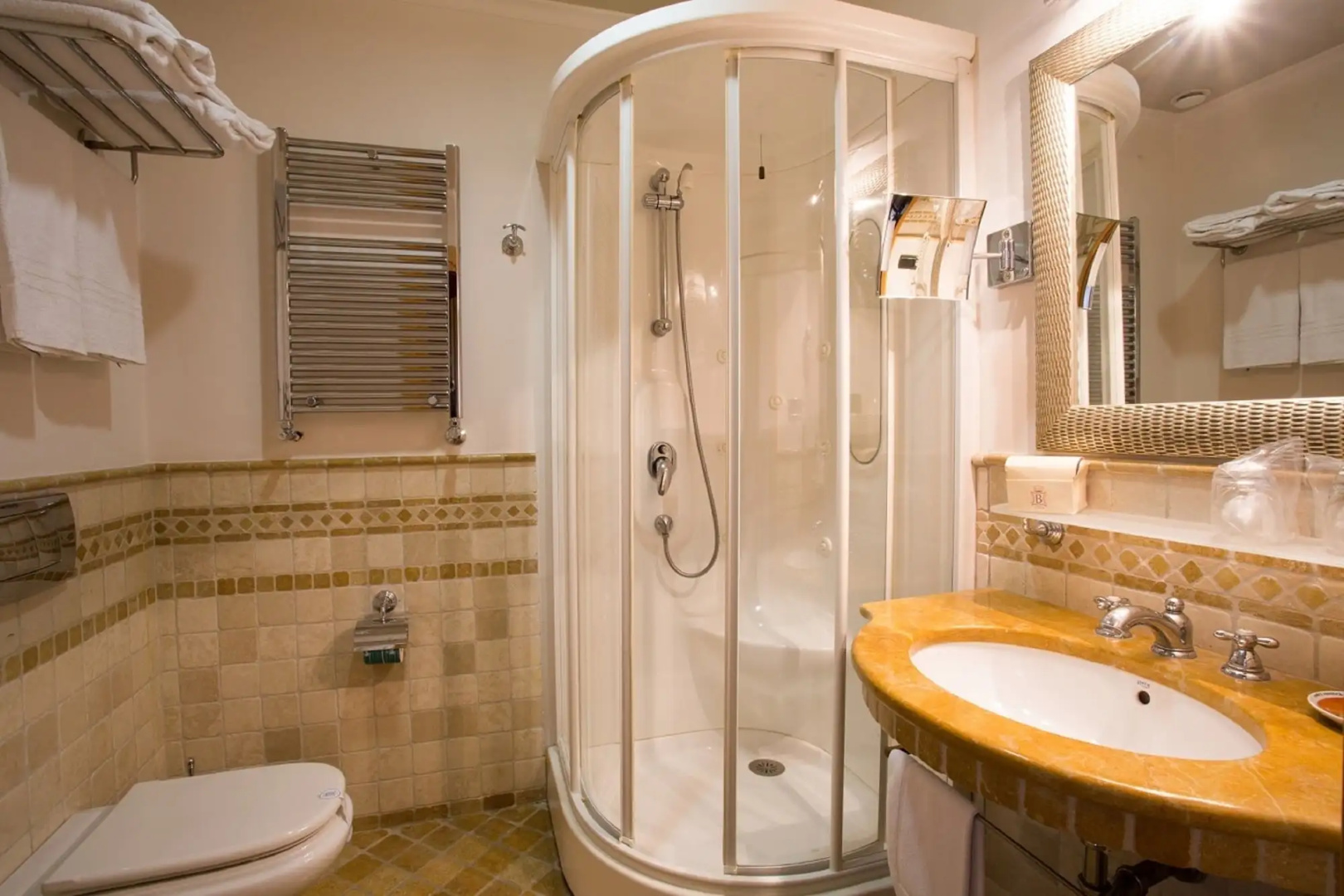 Hotel Tritone