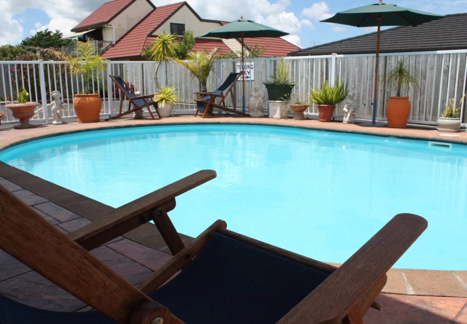 Avenue Heights Motel