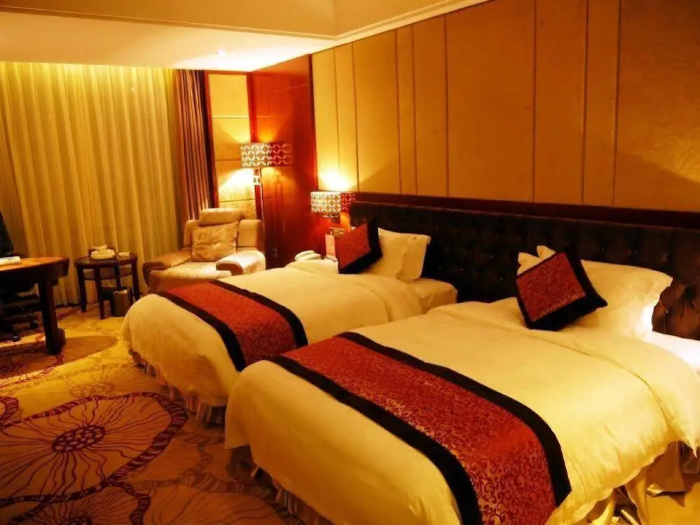Golden International Holiday Hotel