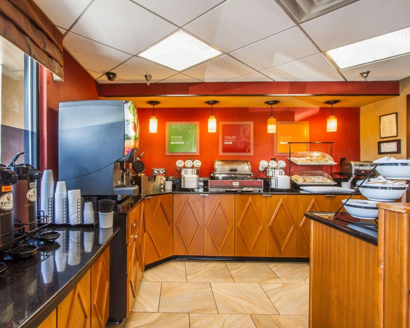 Rodeway Inn & Suites Clarksville near Governors Square Mall