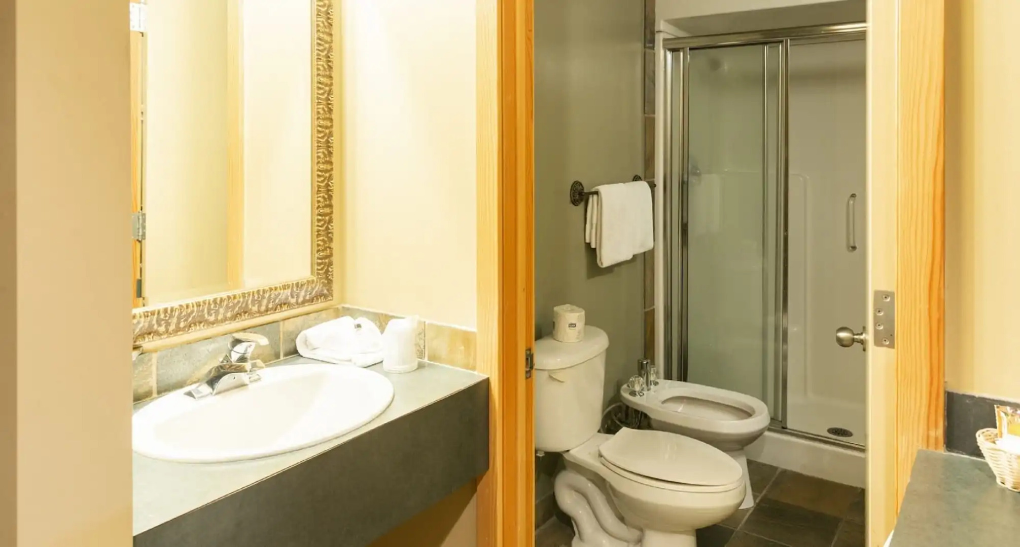 Rundle Mountain Lodge