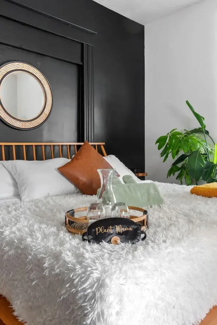 Prime Location Clean Top Rated Free Parking