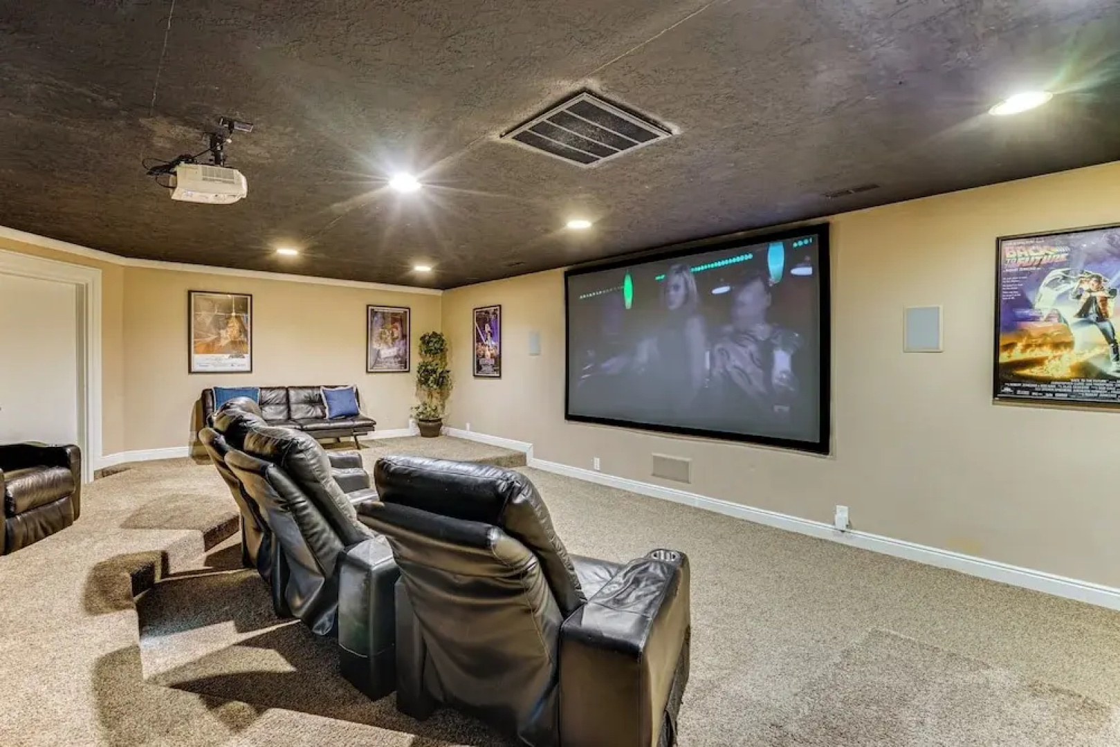 Sprawling Utah Mansion w/ Private Hot Tub & Sauna