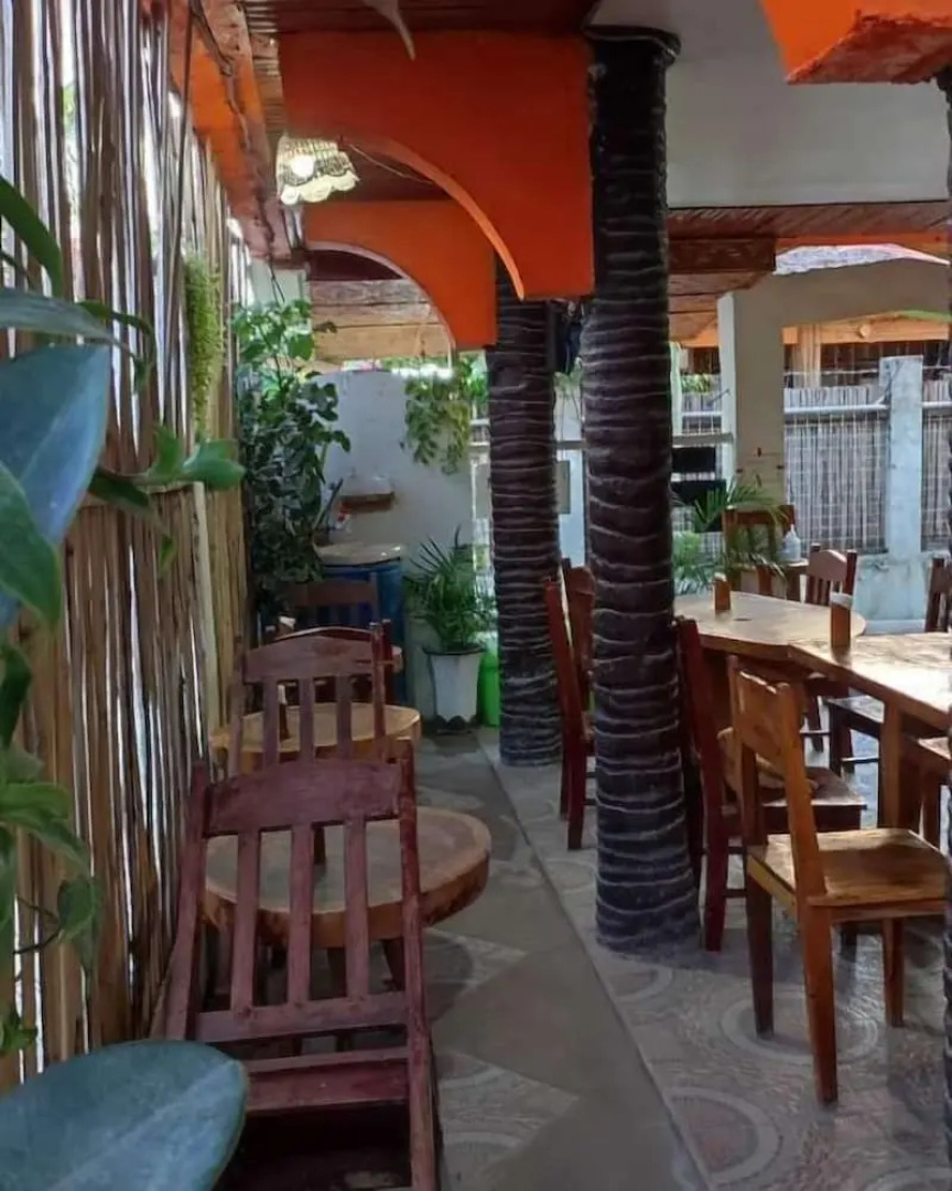 Guanna's Place Room and Resto Bar