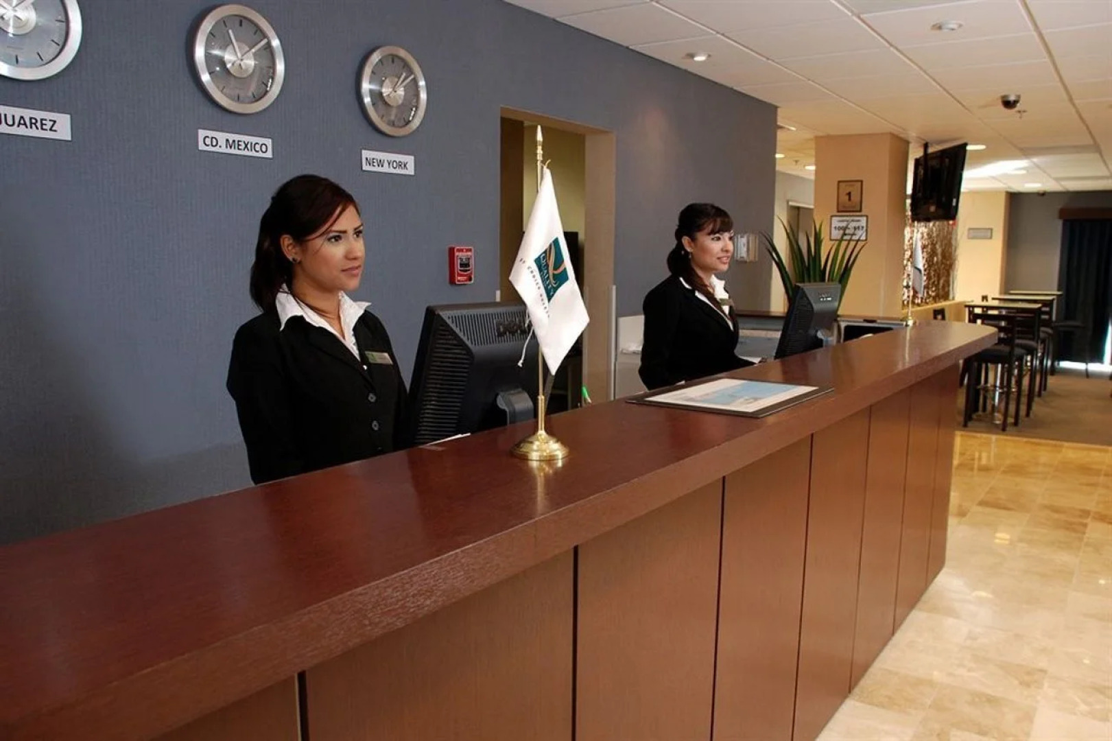 Hotel Mesaluna Near American Consulate