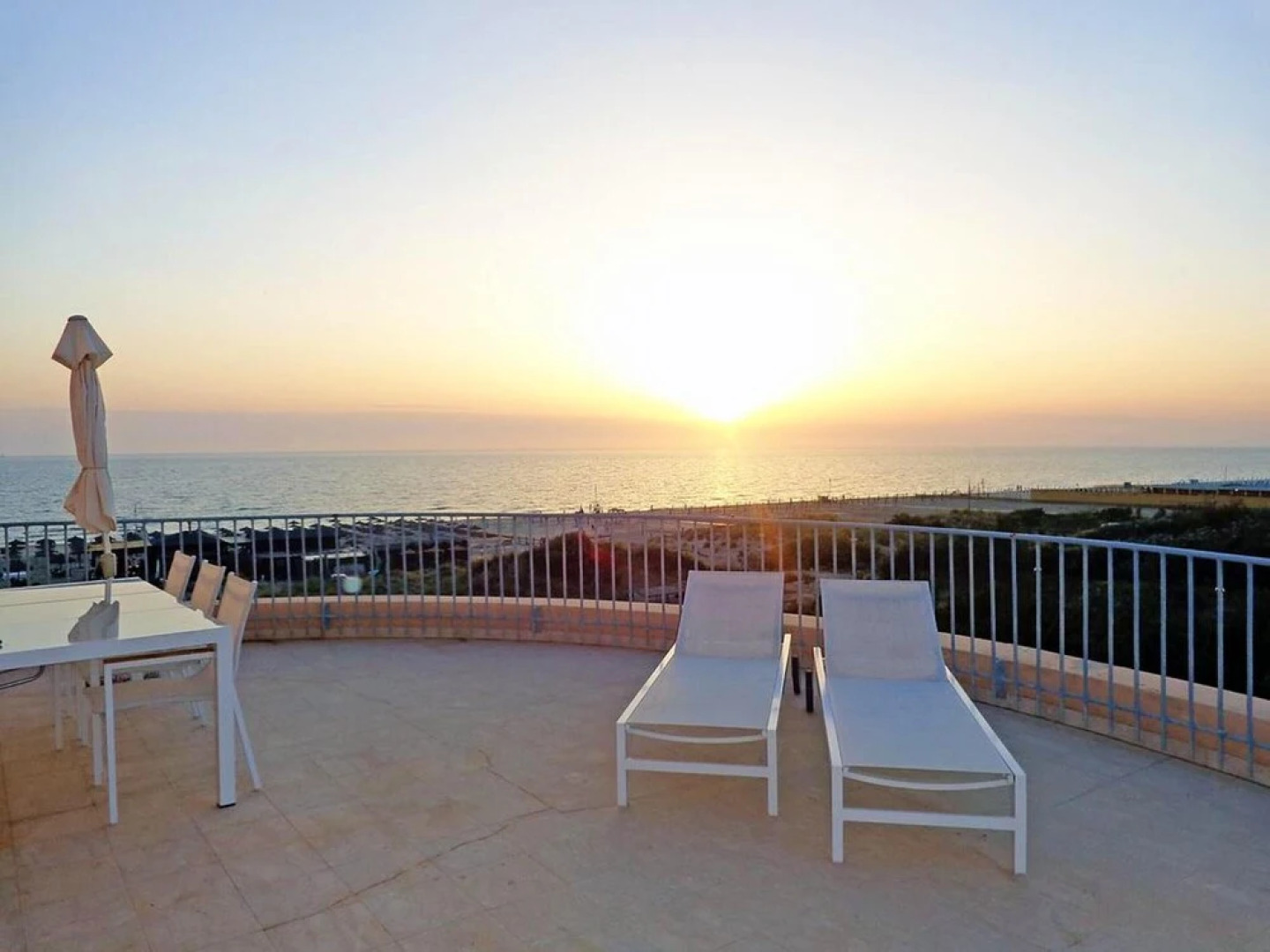 Apartment With one Bedroom in Calambrone, With Wonderful sea View, Shared Pool, Enclosed Garden - Near the Beach