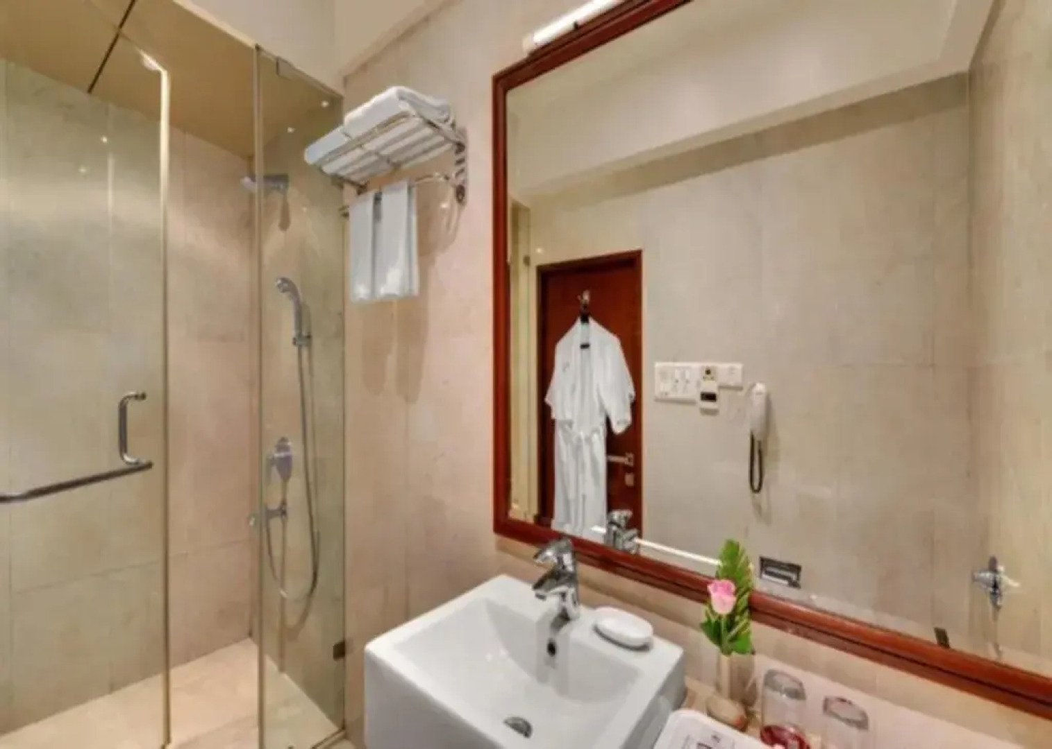 Hotel The Golden Oak Central by Citrus Prime