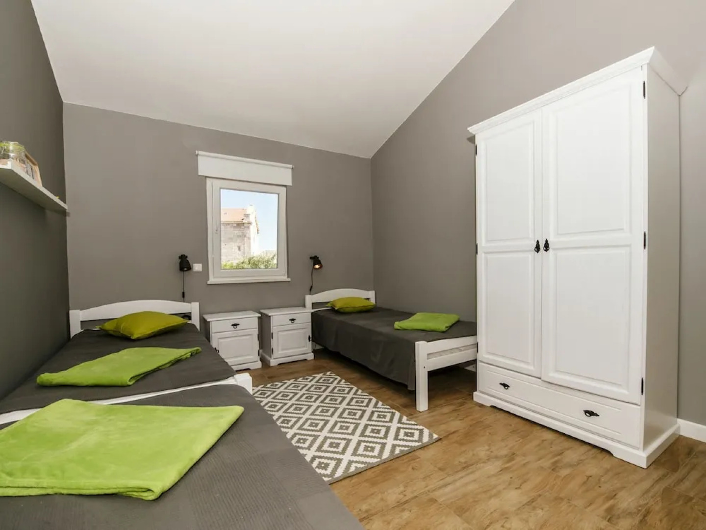 Charming Holiday Home in Razanac with Terrace