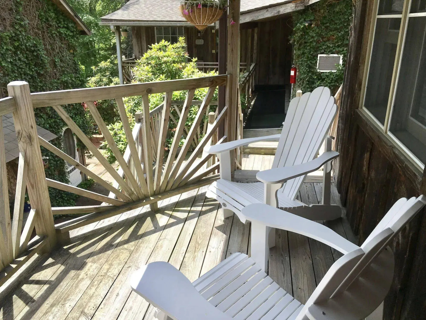 Outpost Inn