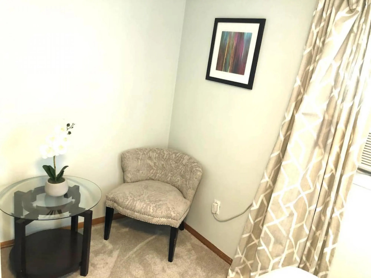 Comfortable safe 3bed flat near Boston