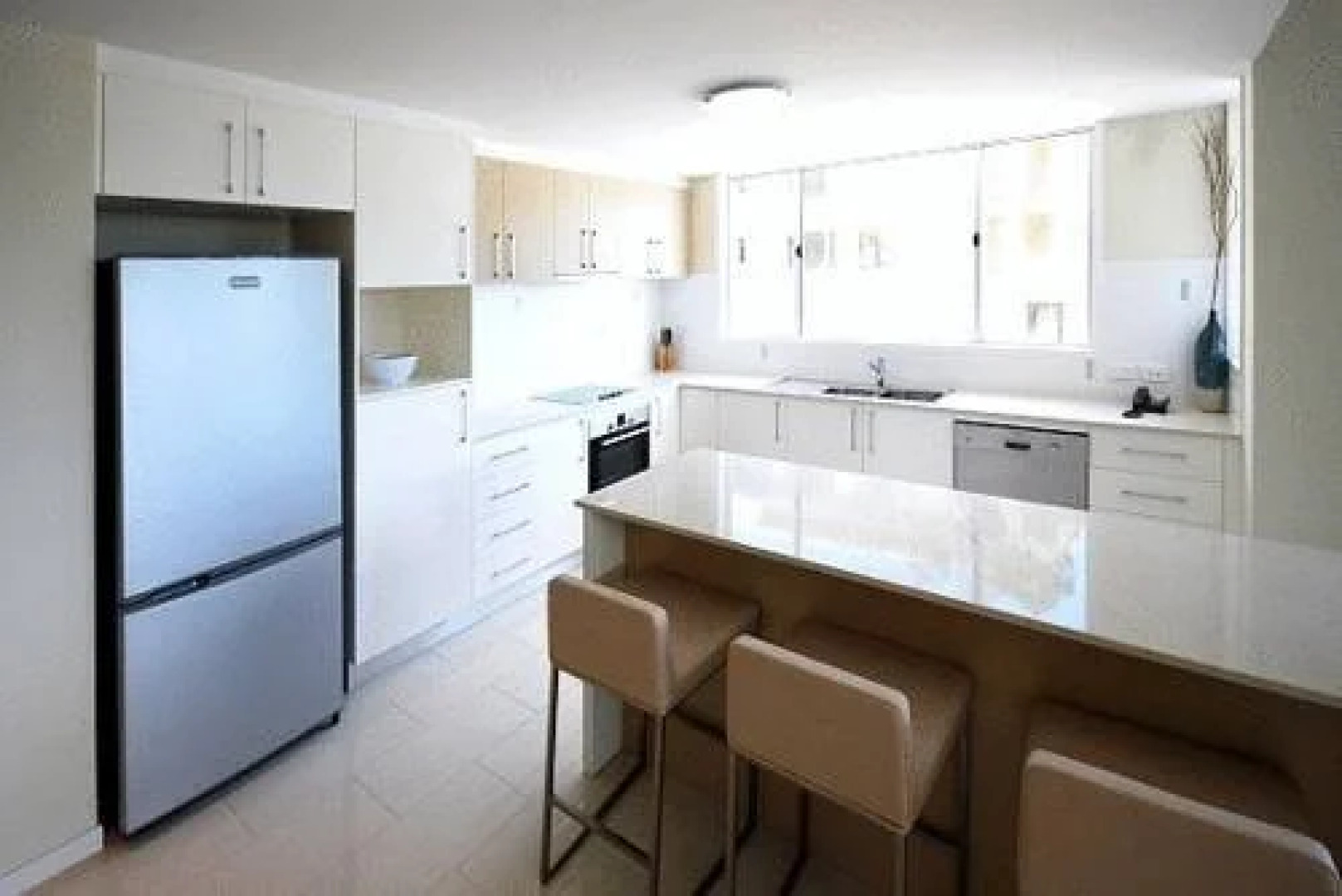 Airlie Summit Apartments