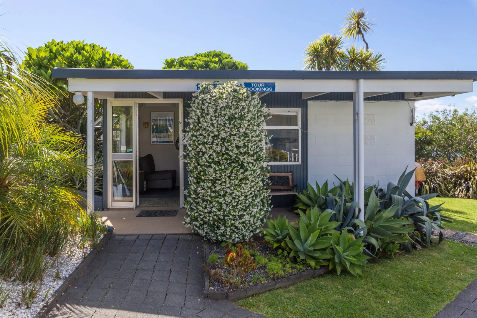 Aloha Seaview Resort Motel